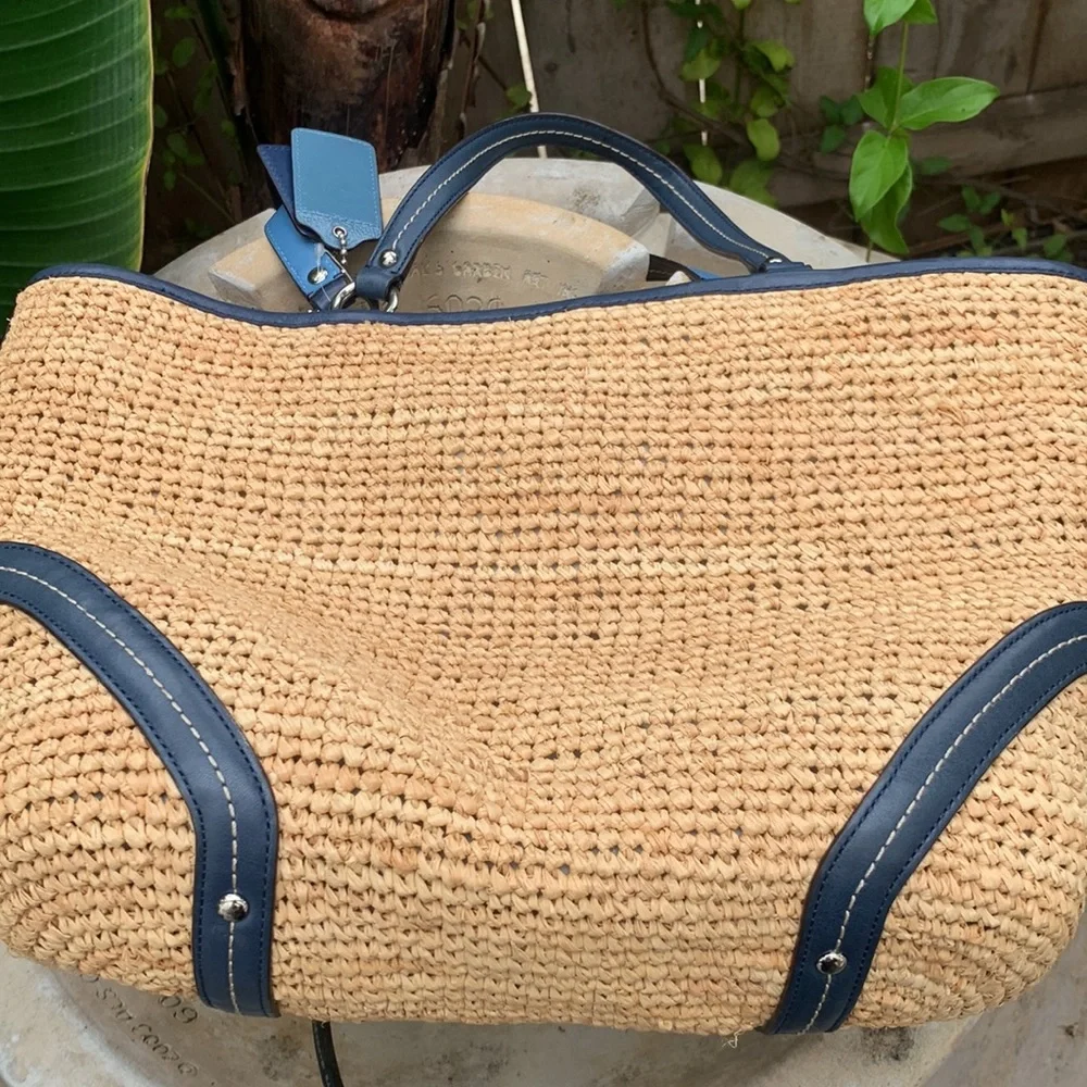 Coach woven bag in EUC!! - Picture 4 of 5